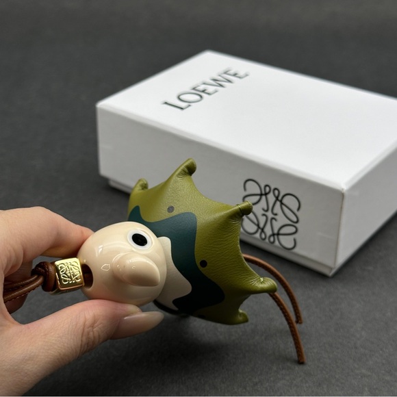 Loewe Green and Cream Bat Key Holder - Picture 4 of 7